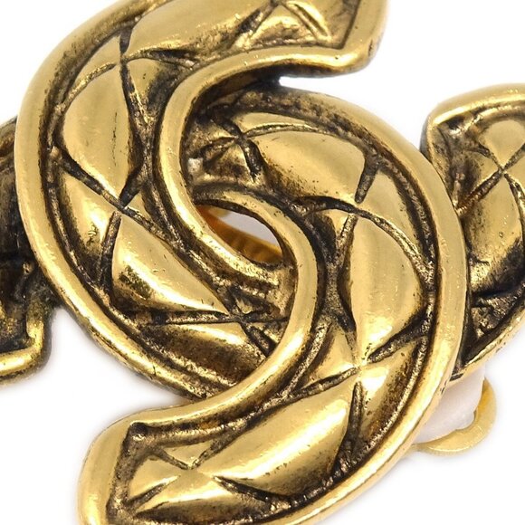 Chanel CC Quilted Earrings Clip-On Gold - Picture 6 of 8